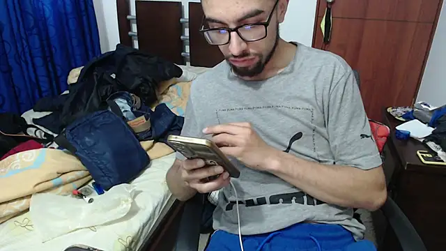 Snapshot of fvckolombianguyy chatting on March 7, 10:10 pm fvckolombianguyy online show from March 7, 10:10 pm