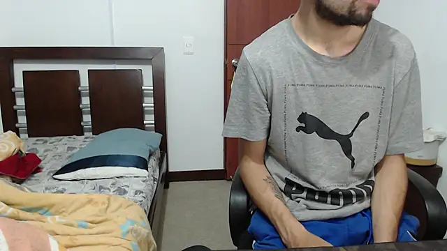 Snapshot of fvckolombianguyy chatting on March 9, 5:44 am fvckolombianguyy online show from March 9, 5:44 am