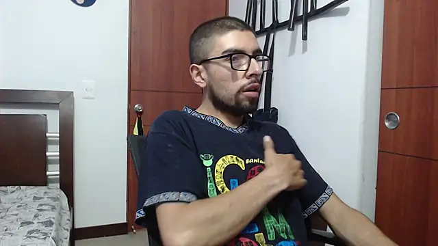 Snapshot of fvckolombianguyy chatting on March 11, 9:26 pm fvckolombianguyy online show from March 11, 9:26 pm