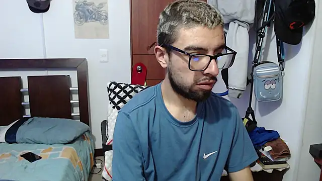 Snapshot of fvckolombianguyy chatting on December 15, 4:55 pm fvckolombianguyy online show from December 15, 4:55 pm