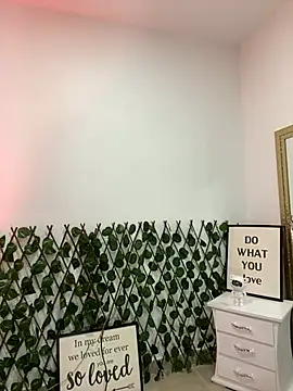 Fancyxlove online show from February 14, 1:29 pm