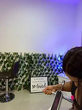 Fancyxlove online show from March 5, 1:28 pm