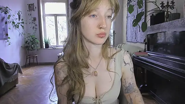 Miranda2 0 online show from October 18, 6:05 am