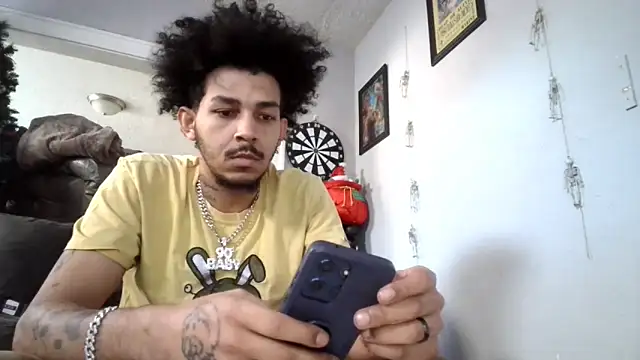 Snapshot of bigdickjojo69 chatting on February 11, 10:26 pm bigdickjojo69 online show from February 11, 10:26 pm