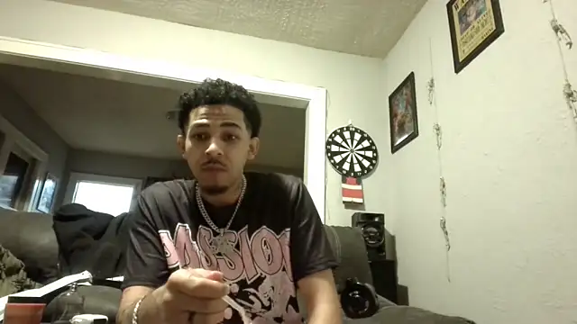 Snapshot of bigdickjojo69 chatting on February 14, 5:26 am bigdickjojo69 online show from February 14, 5:26 am