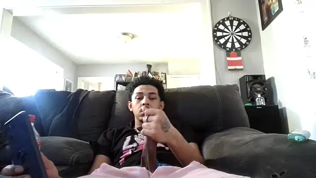 Snapshot of bigdickjojo69 chatting on February 15, 9:00 pm bigdickjojo69 online show from February 15, 9:00 pm