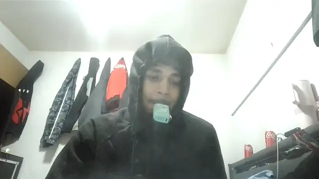 Snapshot of bigdickjojo69 chatting on March 17, 5:11 am bigdickjojo69 online show from March 17, 5:11 am