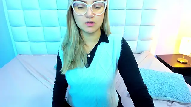 teresasroom  online show from October 1, 4:57 pm