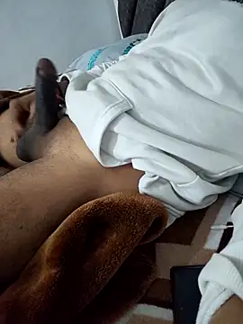 Snapshot of indianlundd chatting on February 5, 4:50 am indianlundd online show from February 5, 4:50 am