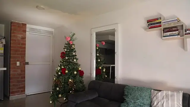  Vahos  online show from December 3, 5:11 pm