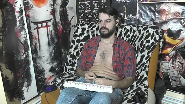 Snapshot of 00george chatting on February 16, 5:47 am 00george online show from February 16, 5:47 am