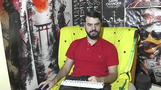 Snapshot of 00george chatting on February 20, 9:21 am 00george online show from February 20, 9:21 am