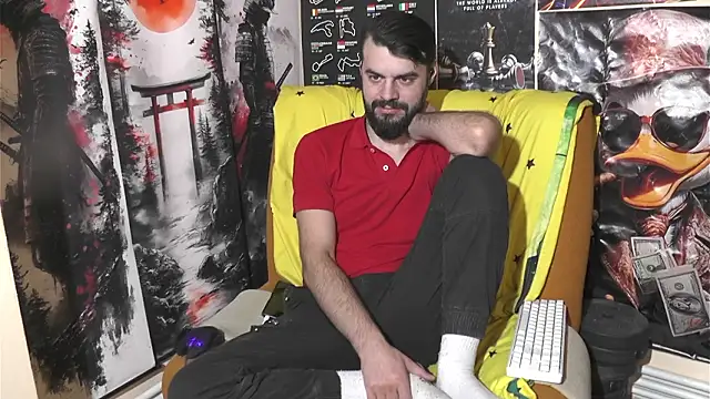 Snapshot of 00george chatting on February 22, 9:02 pm 00george online show from February 22, 9:02 pm