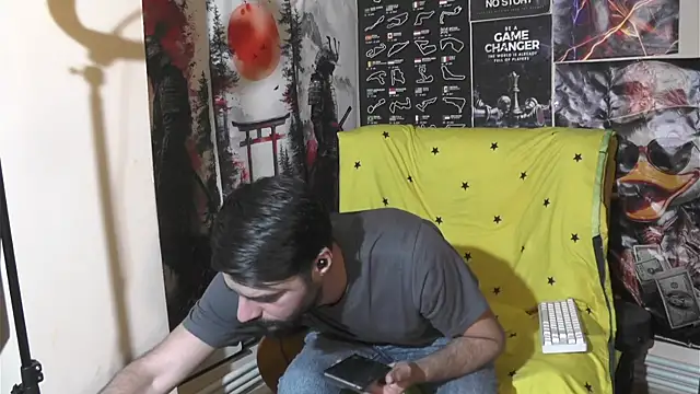 Snapshot of 00george chatting on February 27, 5:02 pm 00george online show from February 27, 5:02 pm