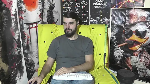 Snapshot of 00george chatting on March 1, 8:05 am 00george online show from March 1, 8:05 am