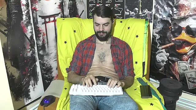 Snapshot of 00george chatting on March 2, 7:15 am 00george online show from March 2, 7:15 am