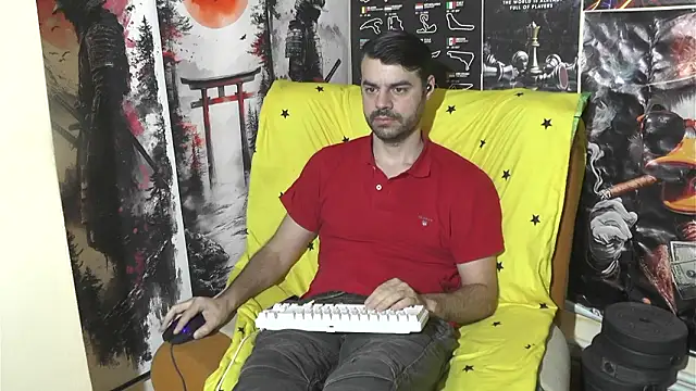 Snapshot of 00george chatting on March 10, 4:17 am 00george online show from March 10, 4:17 am