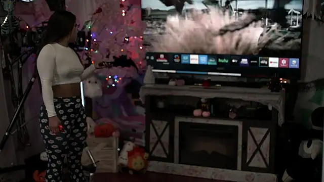 Snapshot of Nikki_Torres chatting on September 24, 12:36 am Nikki Torres online show from September 24, 12:36 am