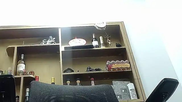 Snapshot of dalilasquirt1 chatting on March 17, 7:33 am dalilasquirt1 online show from March 17, 7:33 am