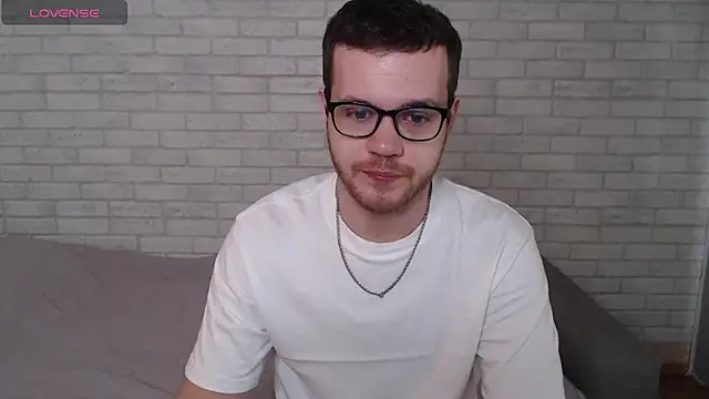 Snapshot of Alexxx_horny chatting on May 9, 8:08 am Alexxx horny online show from May 9, 8:08 am