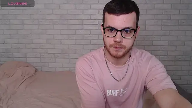 Snapshot of Alexxx_horny chatting on May 31, 7:59 am Alexxx horny online show from May 31, 7:59 am