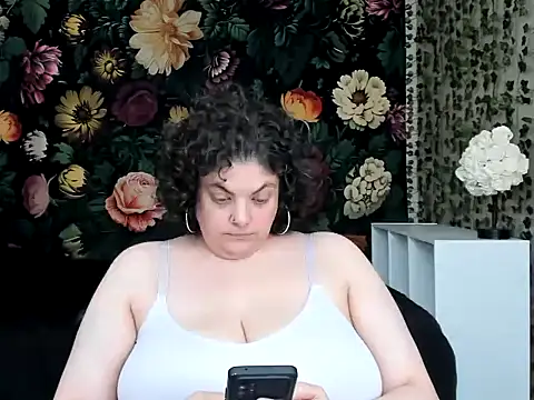 Snapshot of Exotic-Melons chatting on June 12, 10:52 pm Exotic-Melons online show from June 12, 10:52 pm