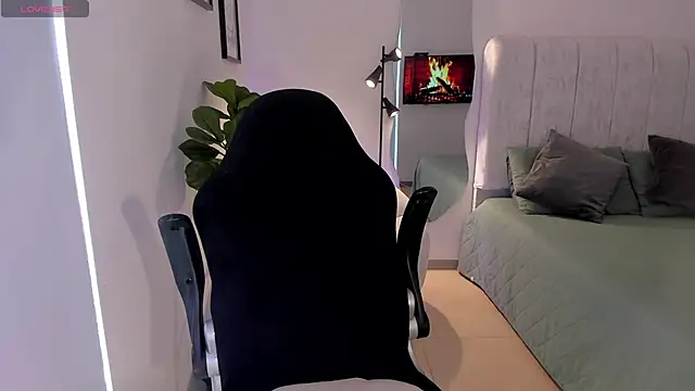 Snapshot of AmyWood chatting on March 3, 1:28 pm AmyWood online show from March 3, 1:28 pm