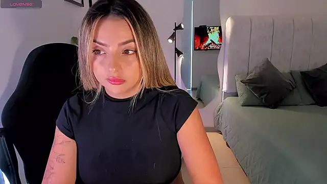 Snapshot of AmyWood chatting on March 5, 6:48 pm AmyWood online show from March 5, 6:48 pm