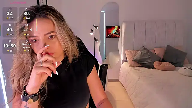 Snapshot of AmyWood chatting on March 25, 7:42 pm AmyWood online show from March 25, 7:42 pm