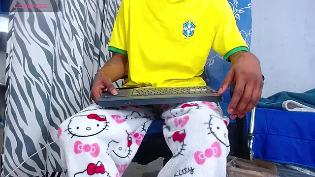 Snapshot of kilian_xx chatting on April 18, 9:57 am kilian xx online show from April 18, 9:57 am