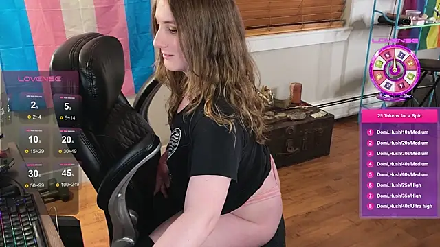 luluvaladon online show from April 28, 3:44 am
