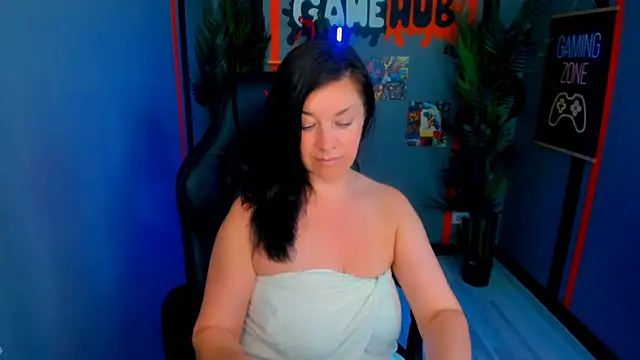 Snapshot of AnaMills chatting on July 28, 3:21 pm AnaMills online show from July 28, 3:21 pm