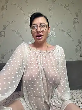 Amberhotqueen online show from June 5, 11:05 am
