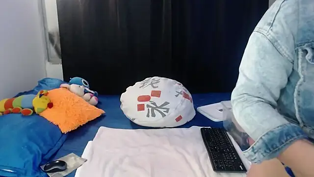 Snapshot of liseth_01hot chatting on October 5, 6:28 pm liseth 01hot online show from October 5, 6:28 pm