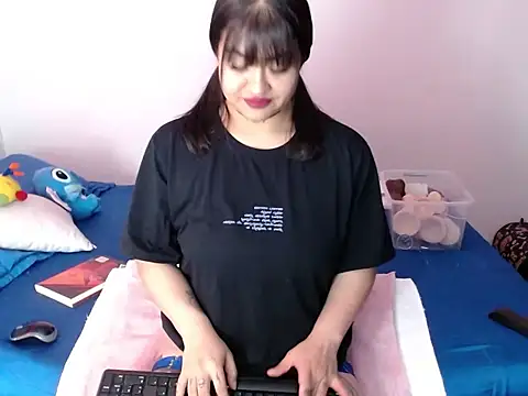 liseth 01hot online show from January 11, 10:20 am