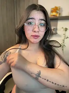 Snapshot of vaneelee chatting on March 20, 2:49 am vaneelee online show from March 20, 2:49 am