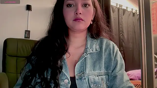Snapshot of MarcellaGriffin chatting on June 8, 1:00 pm MarcellaGriffin online show from June 8, 1:00 pm