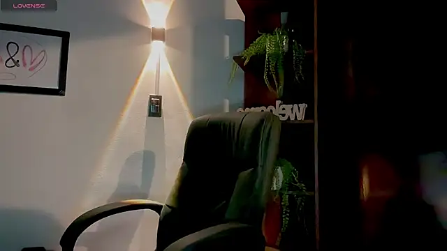 Snapshot of MarcellaGriffin chatting on June 11, 2:53 am MarcellaGriffin online show from June 11, 2:53 am
