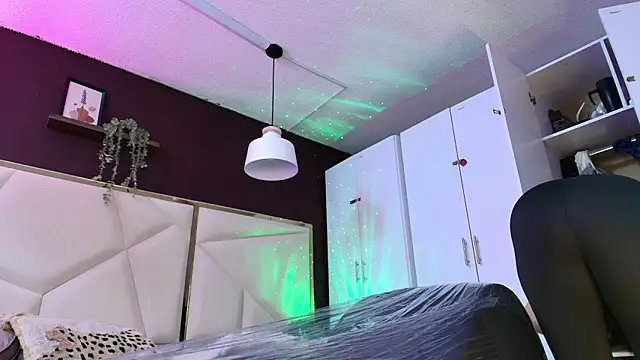 Inndrahot online show from November 2, 4:15 am