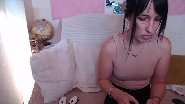 Snapshot of -carla- chatting on October 8, 2:25 pm -carla- online show from October 8, 2:25 pm