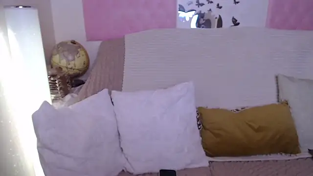 Snapshot of -carla- chatting on October 23, 4:56 am -carla- online show from October 23, 4:56 am