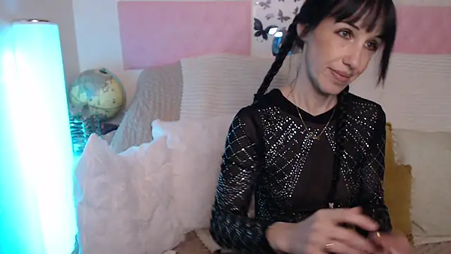 Snapshot of -carla- chatting on November 3, 6:03 am -carla- online show from November 3, 6:03 am