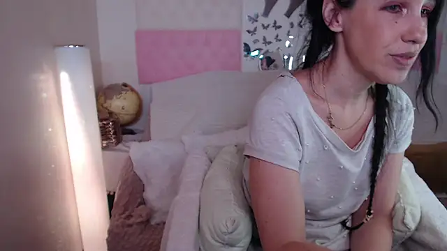 Snapshot of -carla- chatting on November 26, 2:40 pm -carla- online show from November 26, 2:40 pm