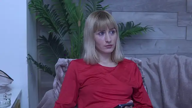 SiennaShapiro online show from June 18, 1:37 pm