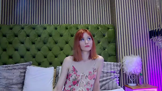 SiennaShapiro online show from July 28, 9:04 am