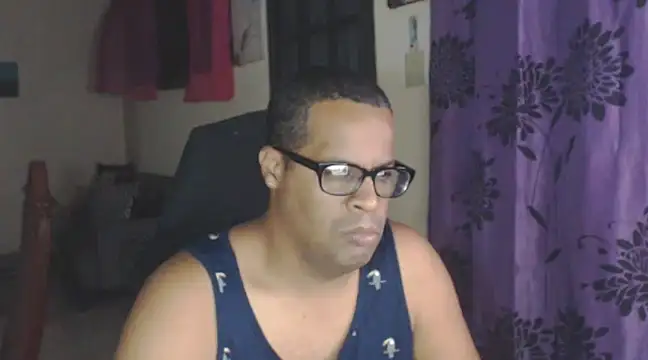 Snapshot of thesugar32 chatting on January 21, 1:39 am thesugar32 online show from January 21, 1:39 am