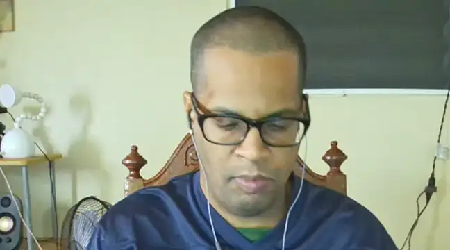 Snapshot of thesugar32 chatting on February 11, 12:27 pm thesugar32 online show from February 11, 12:27 pm