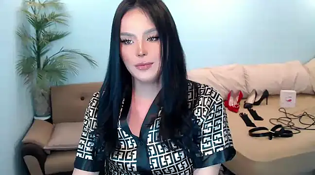 Snapshot of PrettyWomanxxx chatting on December 1, 7:36 pm PrettyWomanxxx online show from December 1, 7:36 pm
