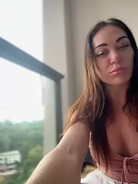 Snapshot of LilliThelo chatting on October 15, 6:57 am LilliThelo online show from October 15, 6:57 am