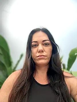 Snapshot of LilliThelo chatting on November 3, 2:24 am LilliThelo online show from November 3, 2:24 am